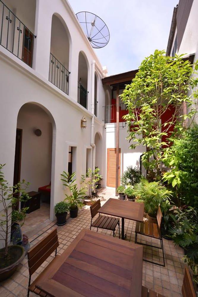 Neighbor Phuthon Bed & Breakfast Bangkok Exterior photo