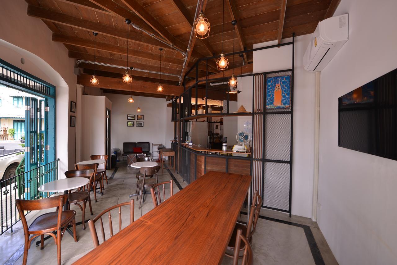 Neighbor Phuthon Bed & Breakfast Bangkok Exterior photo