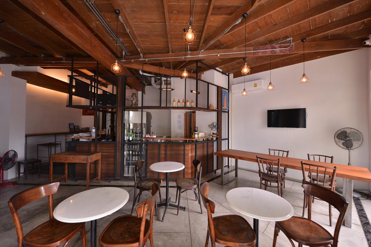 Neighbor Phuthon Bed & Breakfast Bangkok Exterior photo
