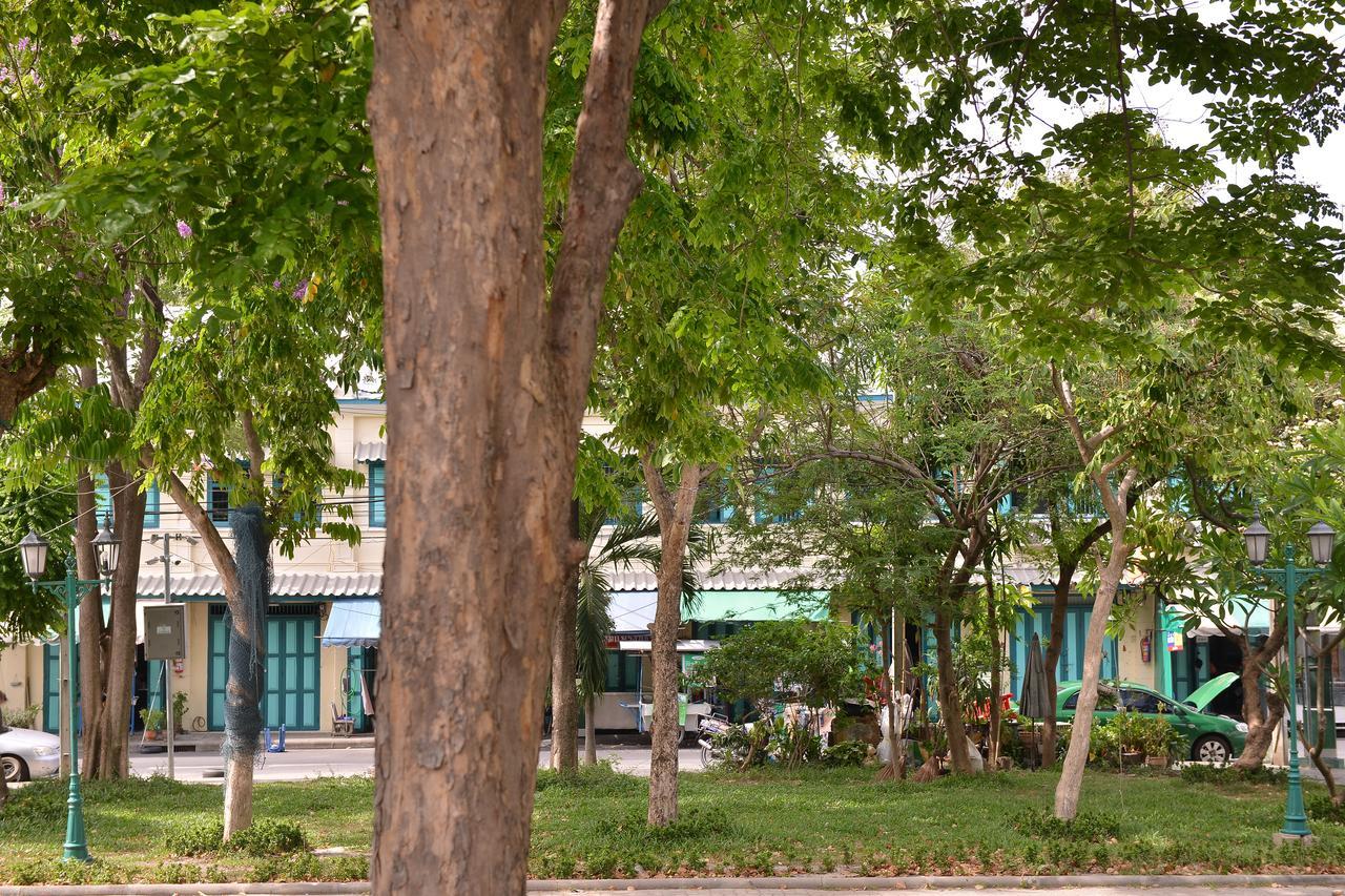 Neighbor Phuthon Bed & Breakfast Bangkok Exterior photo